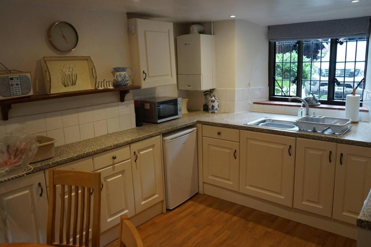 Stunning Historic 2-Bed House In Shaftesbury Villa Exterior photo